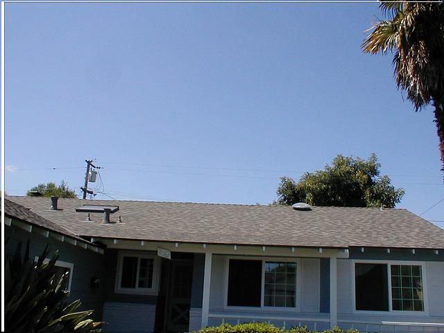 skylight_outside_sm.jpg (46116 bytes)