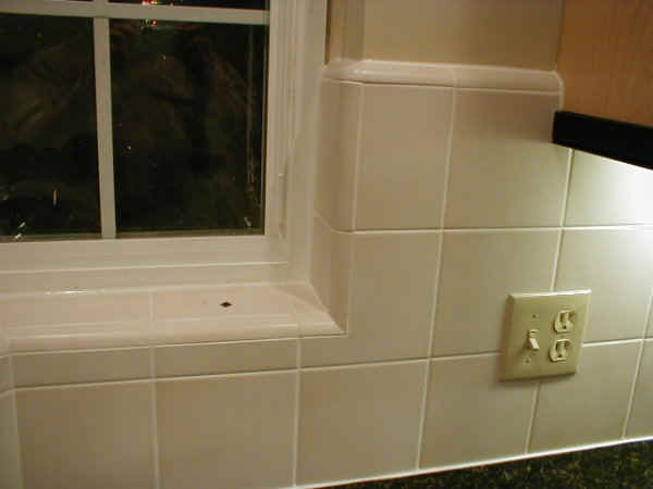tile 05.jpg (39511 bytes)